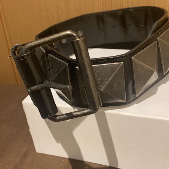 BCBG Maxazria - studded belt - Picture 2 of 5